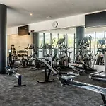 Beach Front Luxury With Two Carparks, Pool, Gym