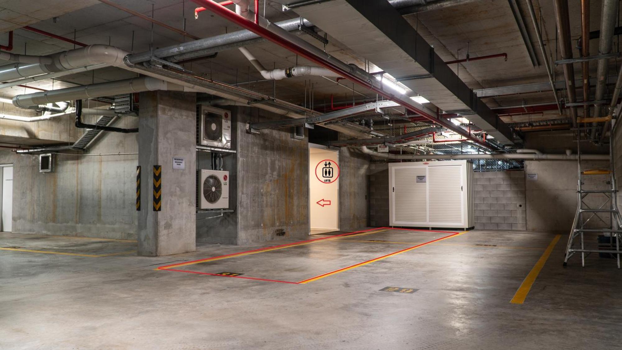Apartment Front Luxury With Two Carparks, Pool, Gym Gold Coast